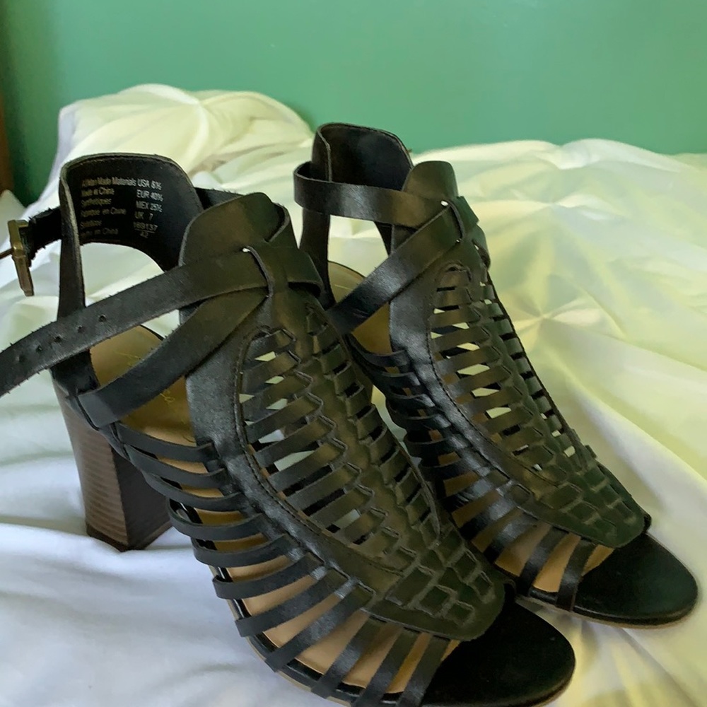 American Eagle peep toe strapped heels